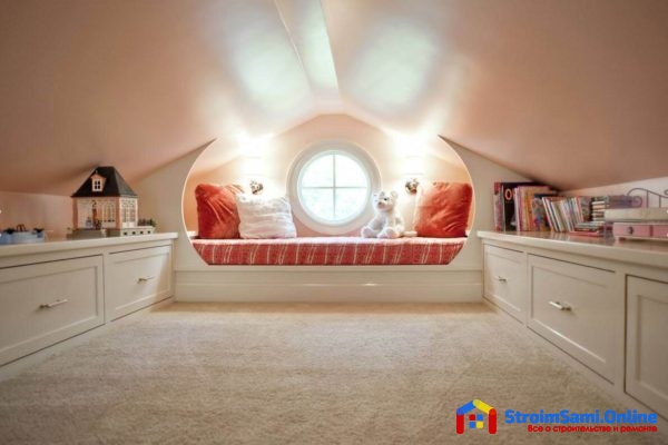 Уютная спальня на мансарде: 15 фото дизайна-интерьера