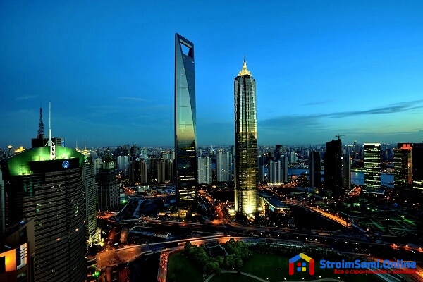 На фото: Шанхайский всемирный финансовый центр (SWFC)