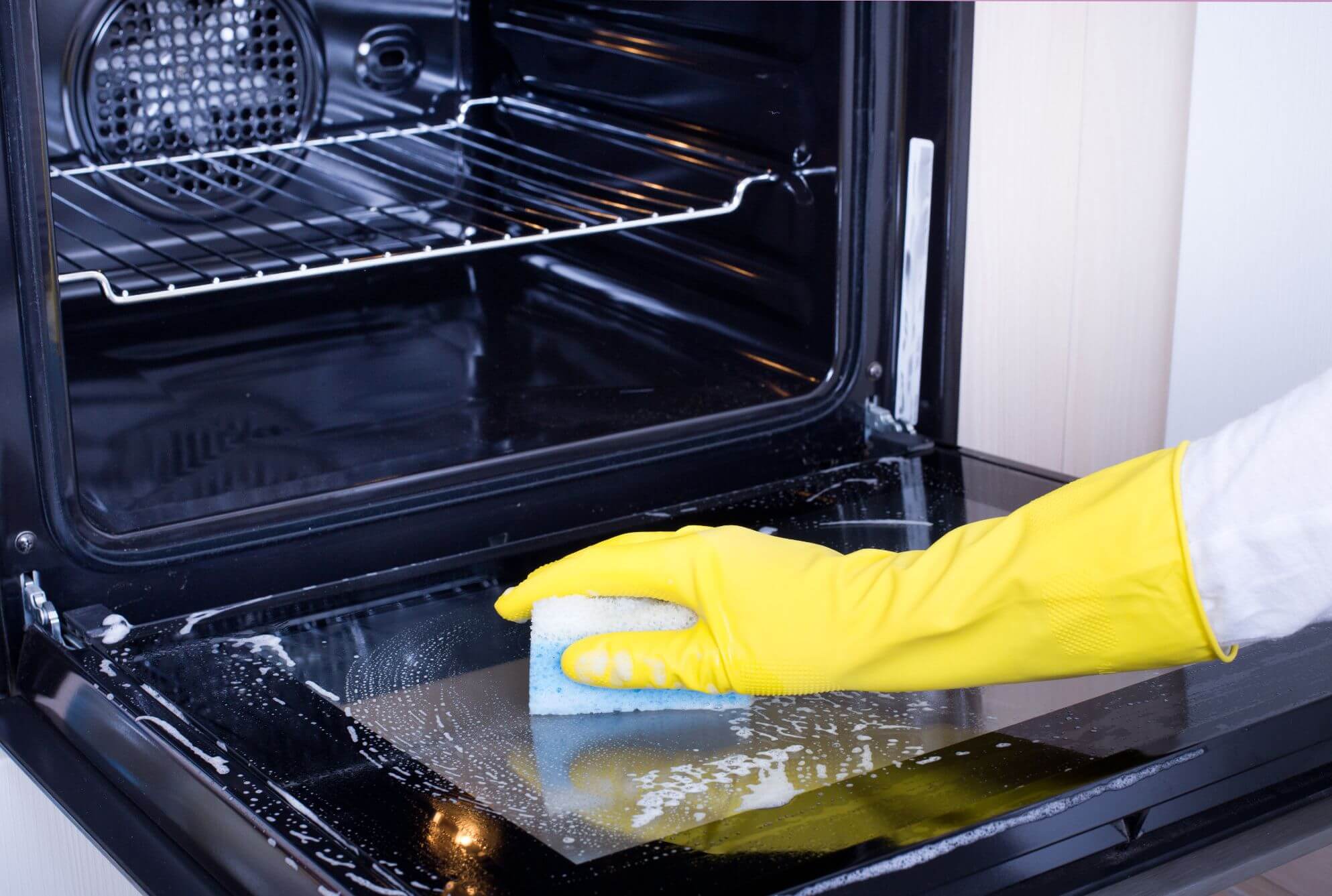 Как очистить духовку от жира и нагара в домашних условиях